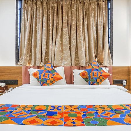 Fabhotel Prime Shourya Residency - Nr Maharshi Karve Museum Púna Exteriér fotografie