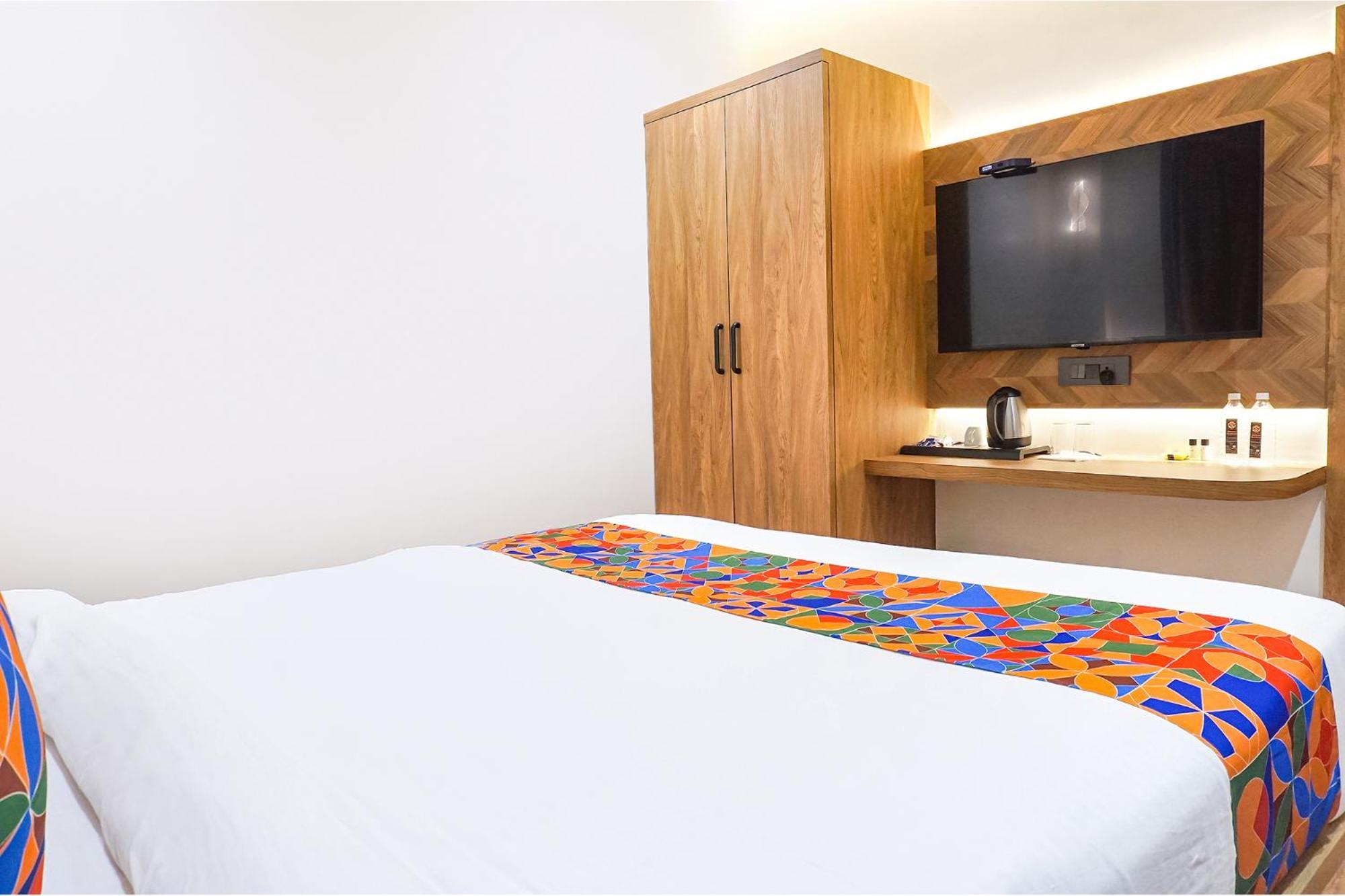 Fabhotel Prime Shourya Residency - Nr Maharshi Karve Museum Púna Exteriér fotografie