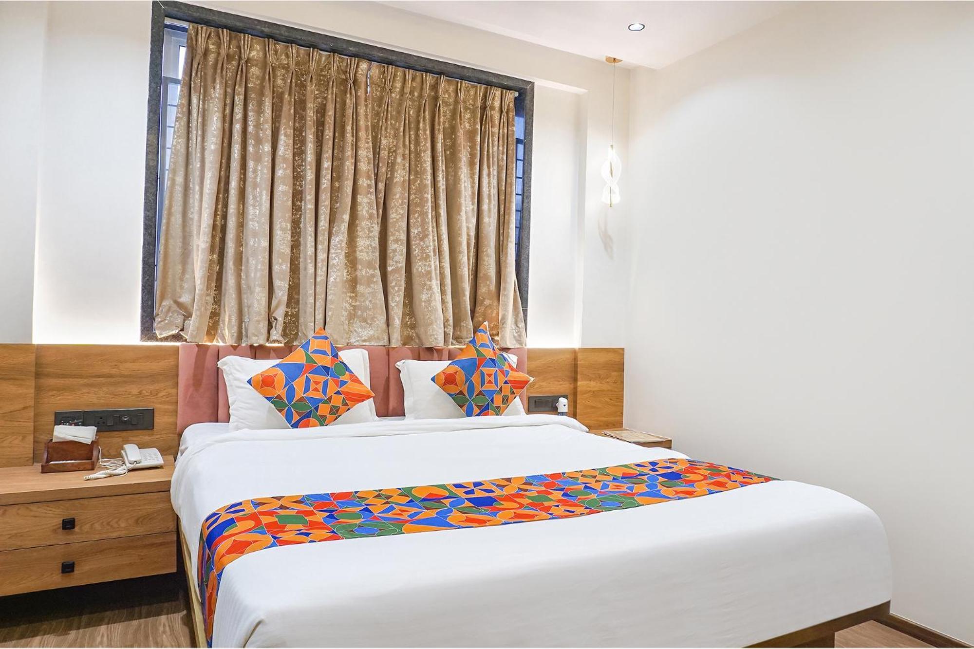 Fabhotel Prime Shourya Residency - Nr Maharshi Karve Museum Púna Exteriér fotografie