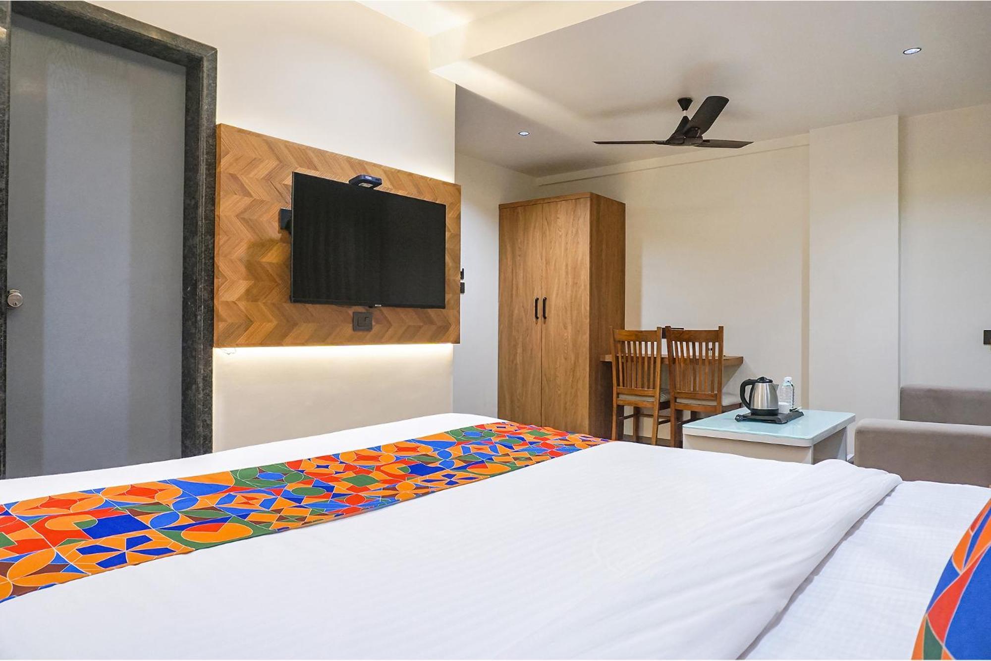 Fabhotel Prime Shourya Residency - Nr Maharshi Karve Museum Púna Exteriér fotografie
